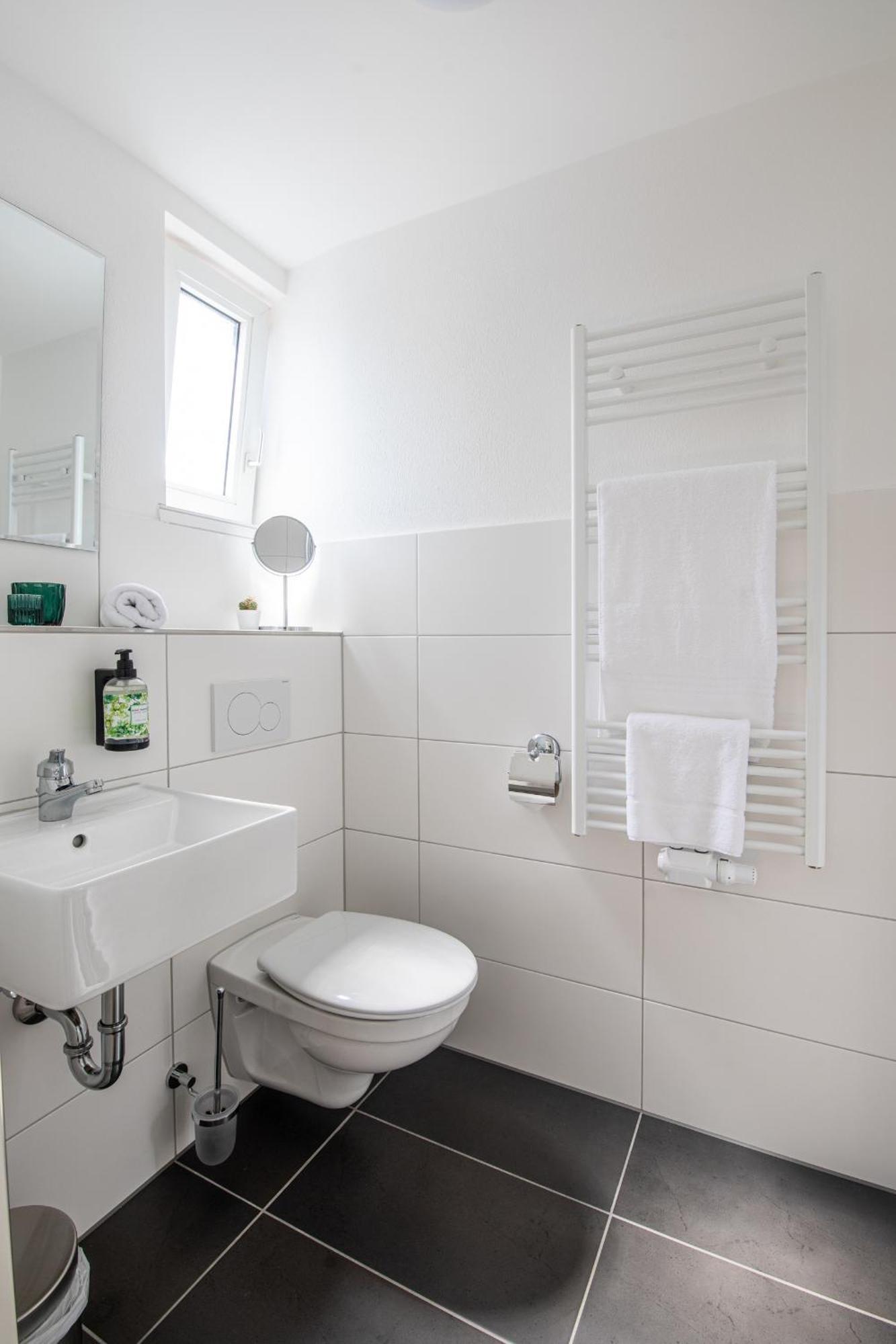 Hotel Clement - Bed & Breakfast Ingelheim am Rhein Exterior photo
